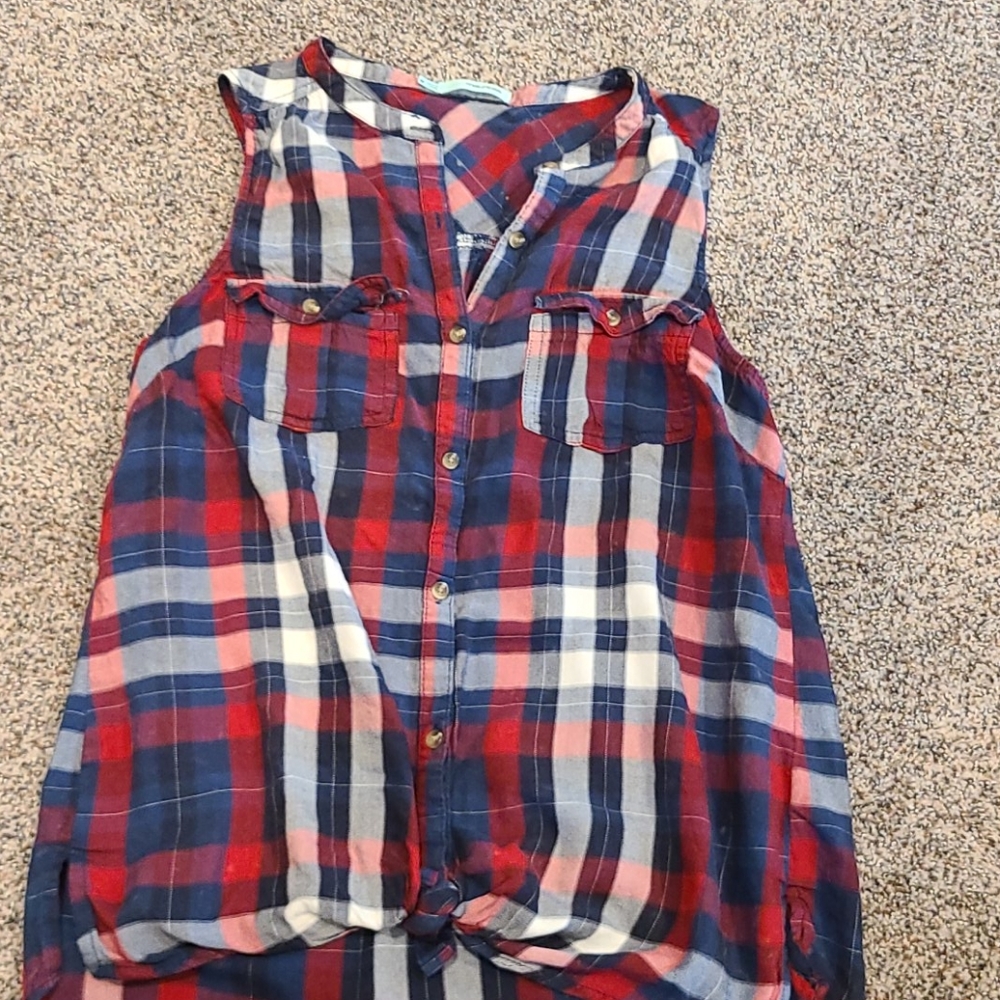 Sleevless flannel